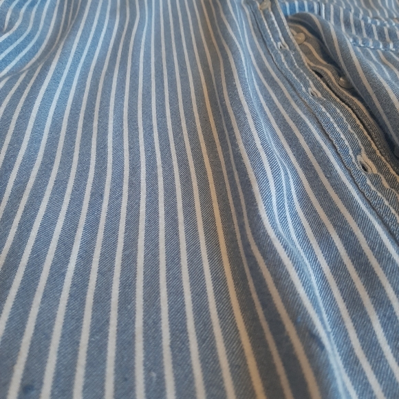 Hollister stripped button down - Picture 2 of 7
